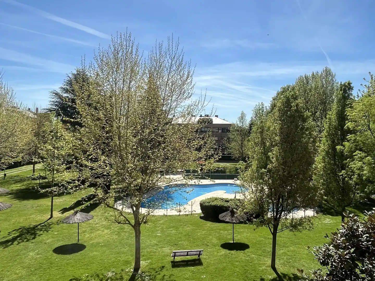 Piscina de Piso en venta en La Moraleja con Aire acondicionado, Calefacción y Jardín privado