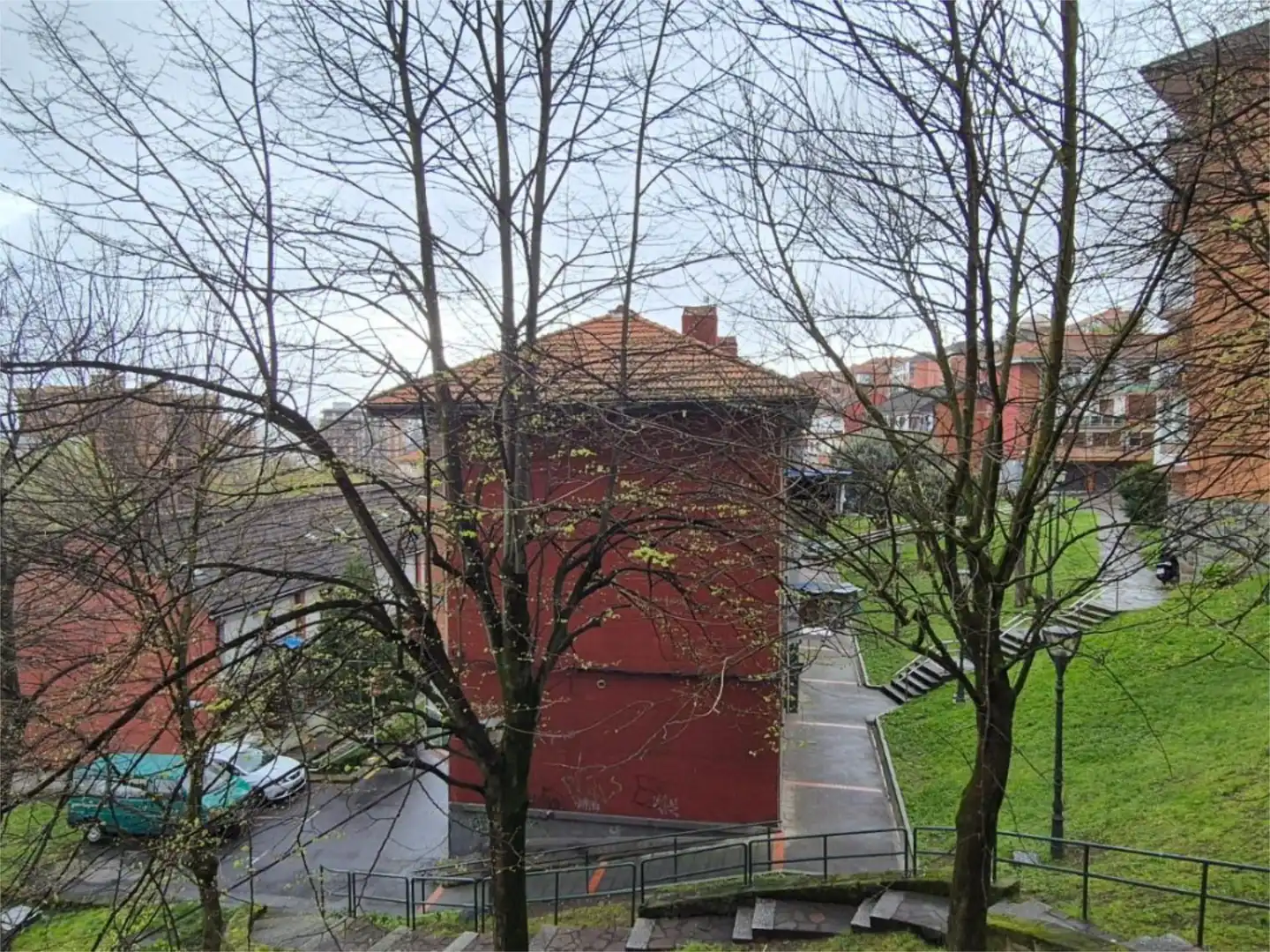 Pis en venda a La Paz Etxetaldea, 2, La Paz - El Carmen - Anunciación Vista exterior de Pis en venda en Sestao amb Calefacció, Parquet i Moblat