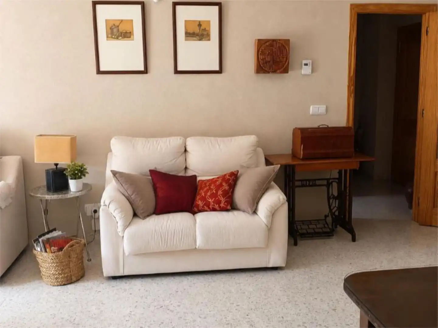 Piso en venta en Lancha del Genil Sala de estar de Piso en venta en Granada Capital