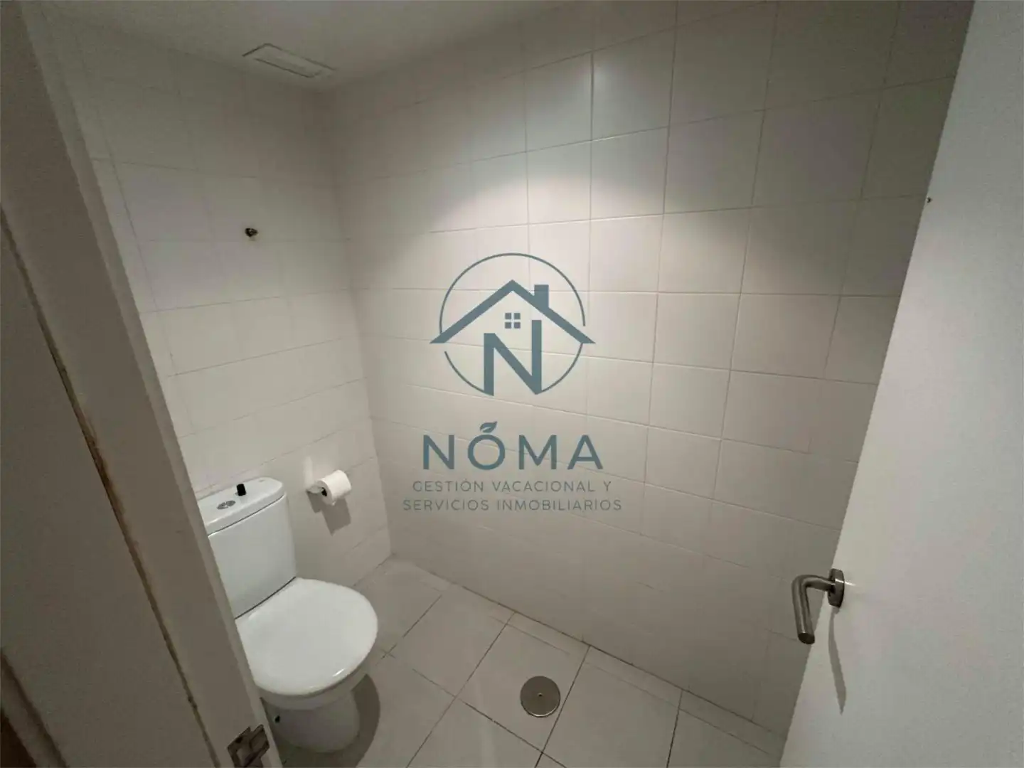 Ground floor for sale in Calle Santa Clara, 10, Centro - Ayuntamiento Bathroom of Ground floor for sale in Santander with Air Conditioner, Heating and Parquet flooring