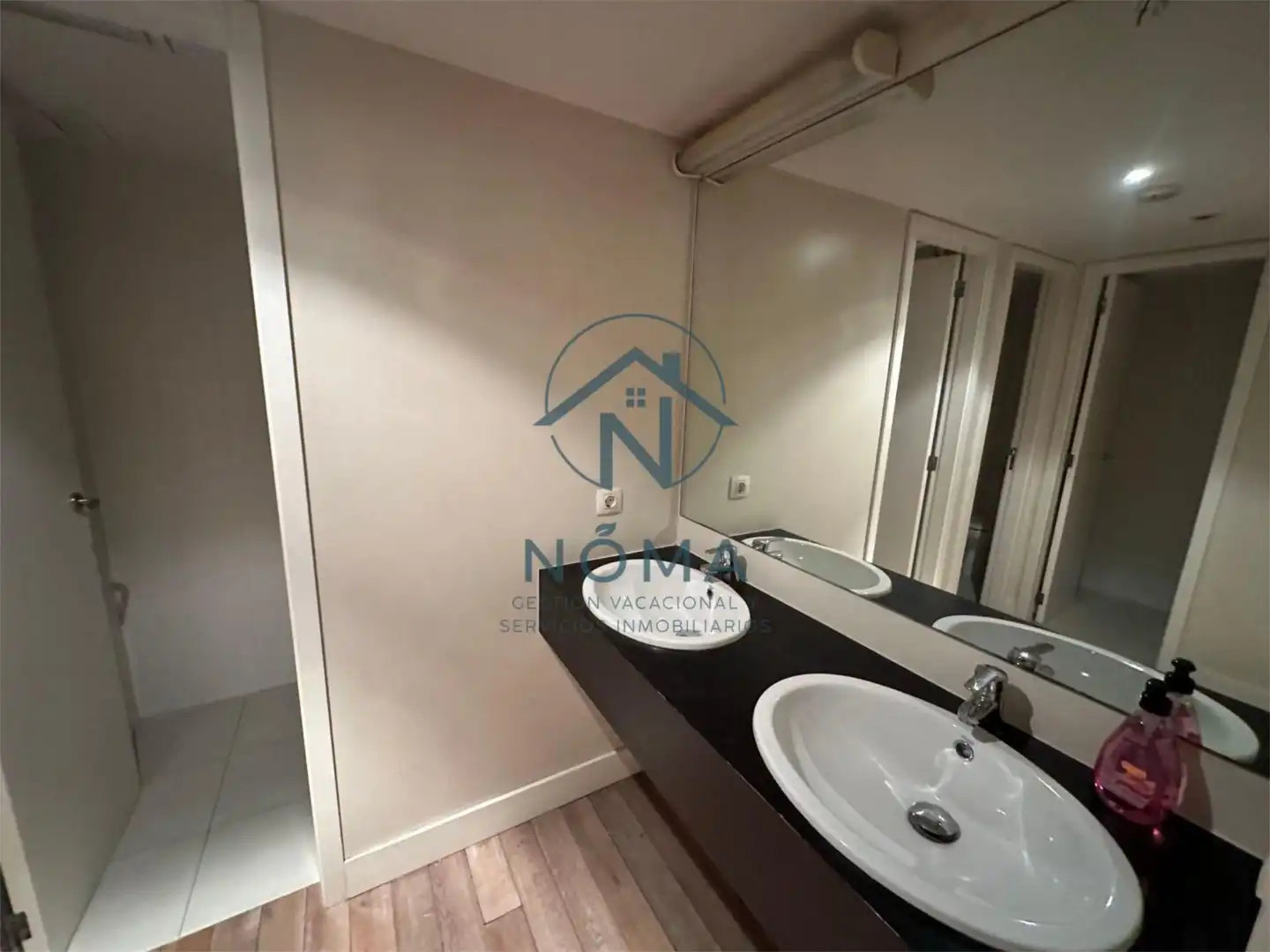 Ground floor for sale in Calle Santa Clara, 10, Centro - Ayuntamiento Bathroom of Ground floor for sale in Santander with Air Conditioner, Heating and Parquet flooring