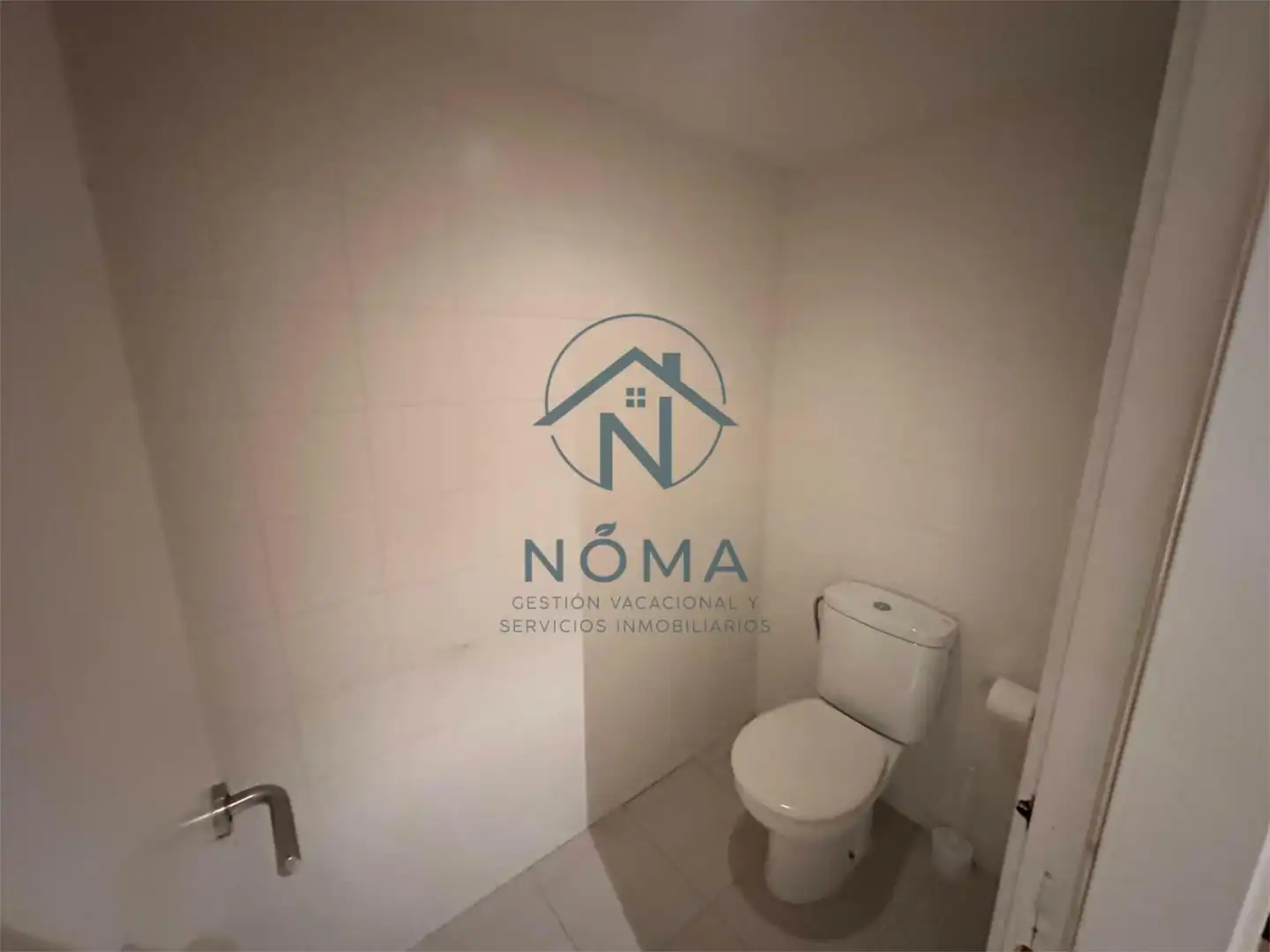 Ground floor for sale in Calle Santa Clara, 10, Centro - Ayuntamiento Bathroom of Ground floor for sale in Santander with Air Conditioner, Heating and Parquet flooring
