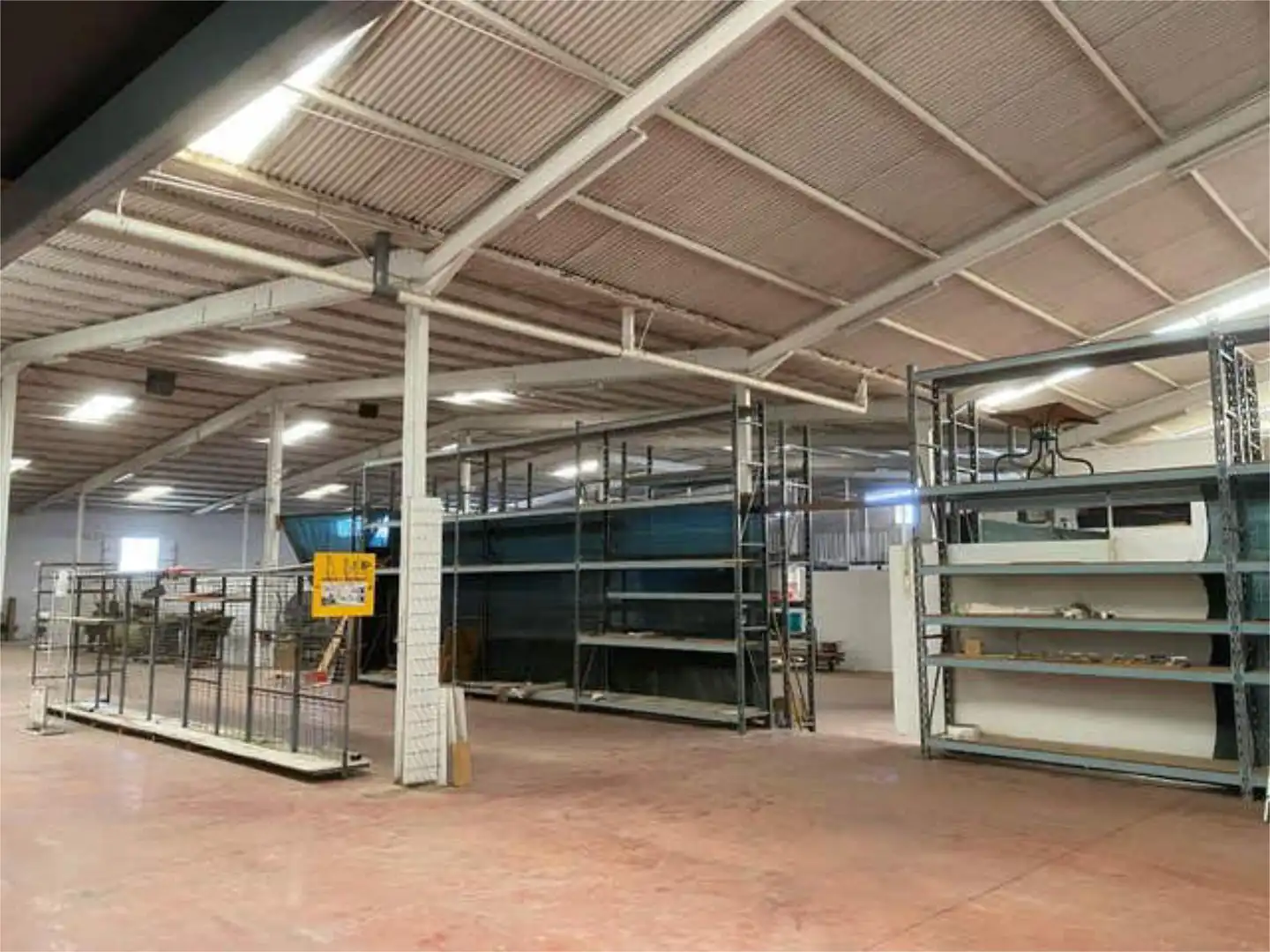 Fabrikhallen zur Miete in Almería
