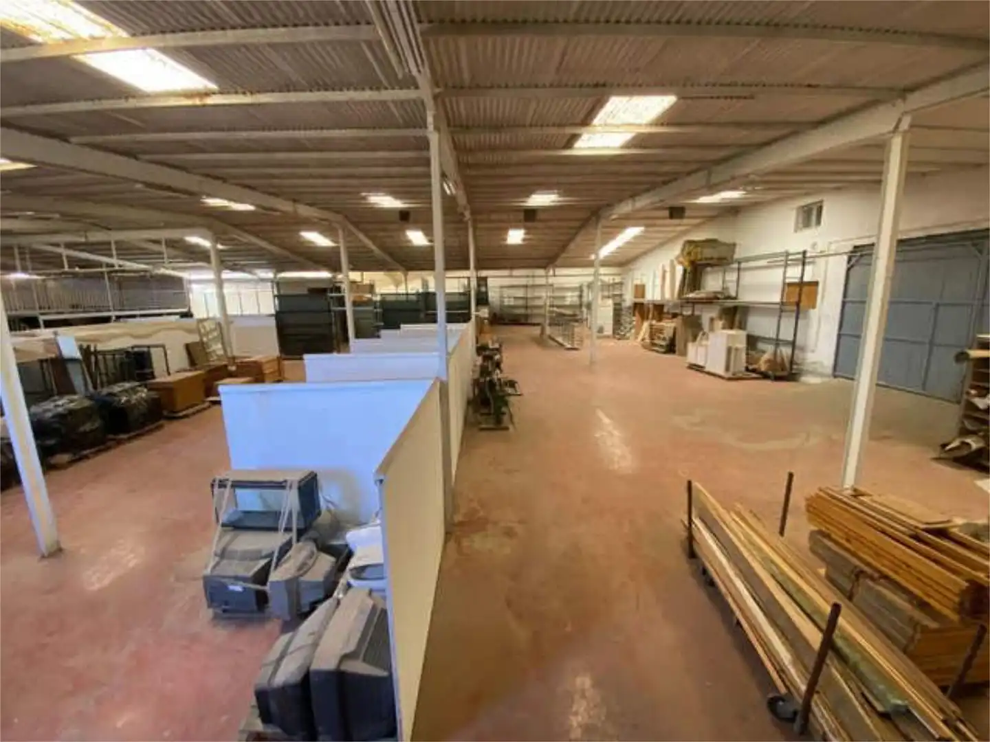 Fabrikhallen zur Miete in Almería