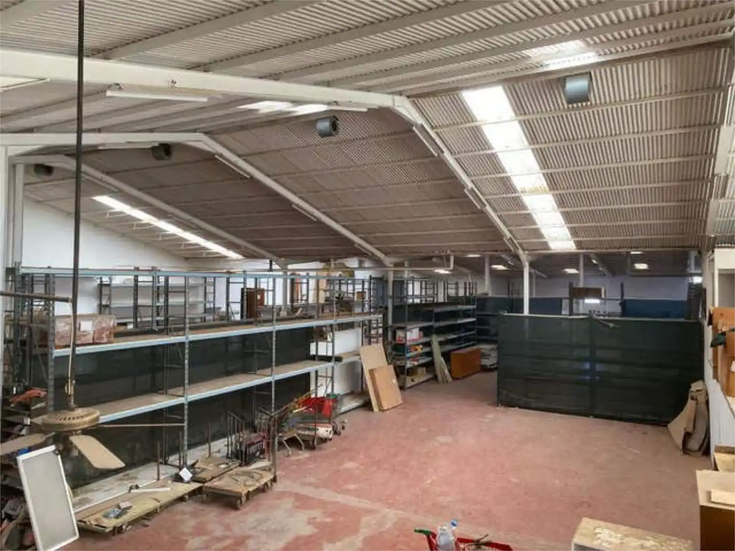 Fabrikhallen zur Miete in Almería