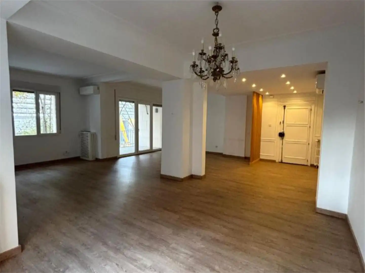 Piso en venta en Calle de Rafael Salgado, 3, Hispanoamérica - Bernabéu Sala de estar de Piso en venta en Madrid Capital con Aire acondicionado, Terraza y Balcón