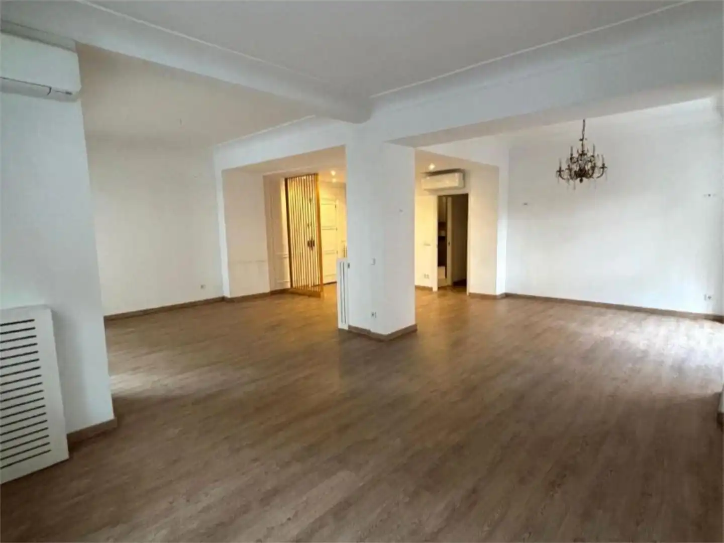 Piso en venta en Calle de Rafael Salgado, 3, Hispanoamérica - Bernabéu Sala de estar de Piso en venta en Madrid Capital con Aire acondicionado, Terraza y Balcón