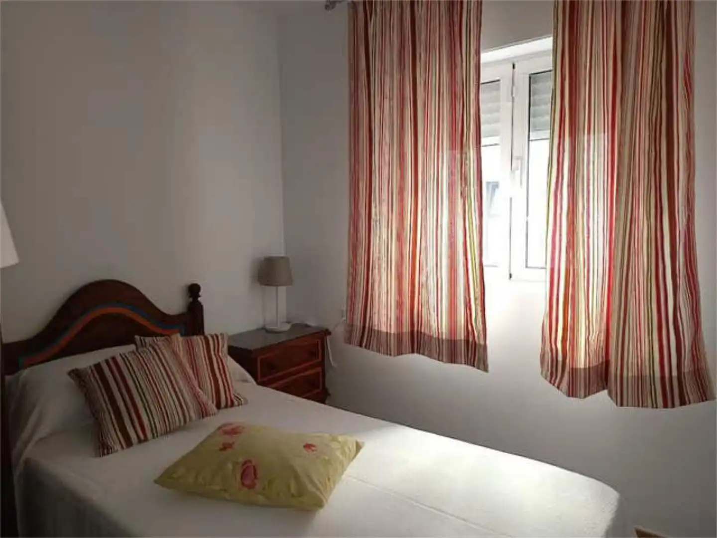 Piso de alquiler en Barrio León