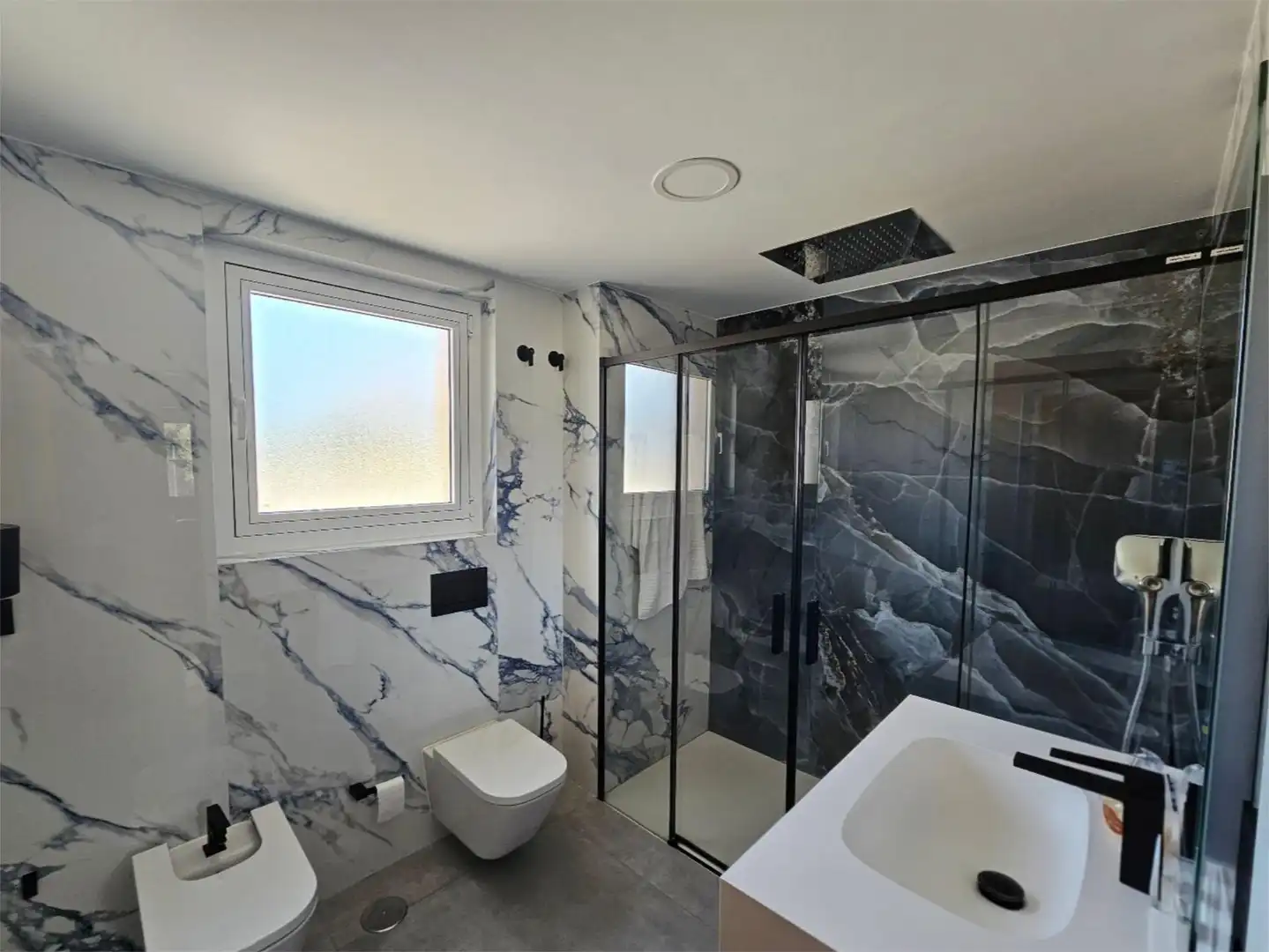 Piso en venta en Calle Río Duero, 11, Sol y Luz Baño de Piso en venta en San Vicente del Raspeig / Sant Vicent del Raspeig con Aire acondicionado, Calefacción y Jardín privado