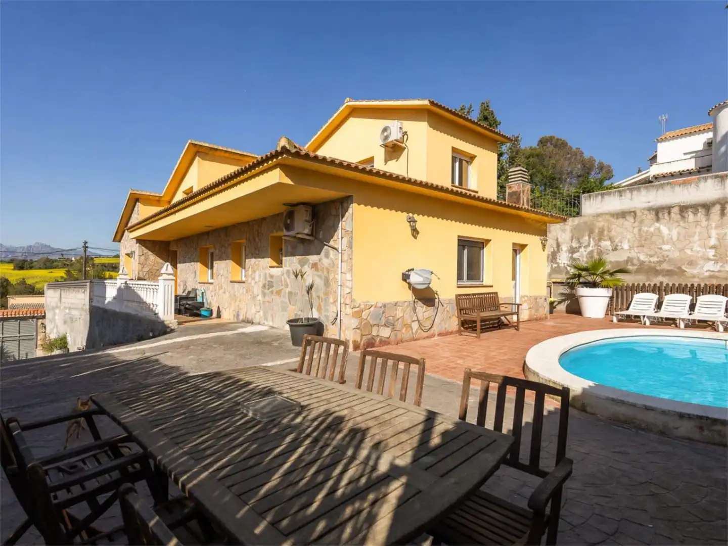 Vista exterior de Casa o chalet en venta en Piera con Aire acondicionado, Terraza y Piscina