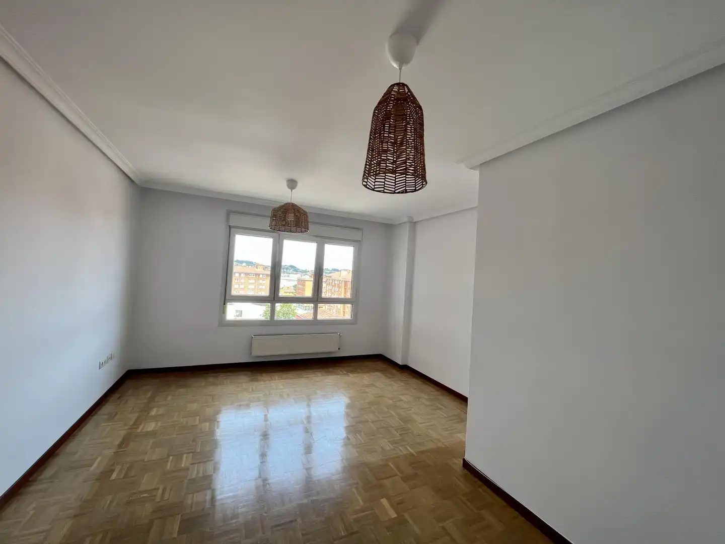 Bedroom of Flat for rent in Gijón   with Heating, Private garden and Parquet flooring