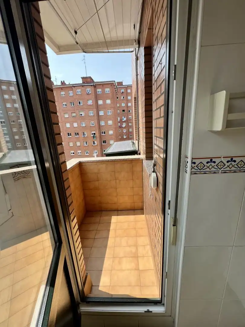 Balcony of Flat for rent in Gijón   with Heating, Private garden and Parquet flooring