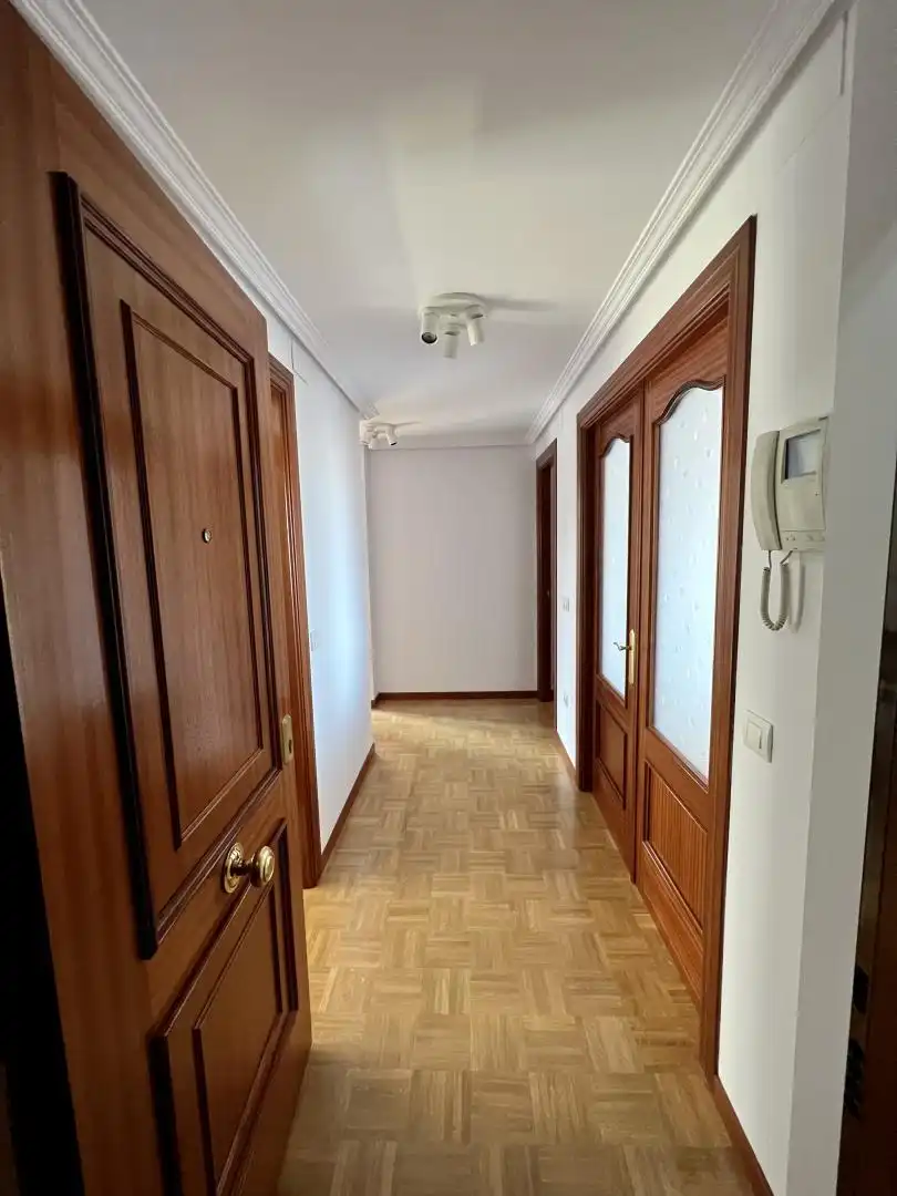 Flat for rent in Gijón   with Heating, Private garden and Parquet flooring