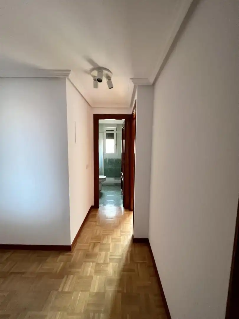 Flat for rent in Gijón   with Heating, Private garden and Parquet flooring