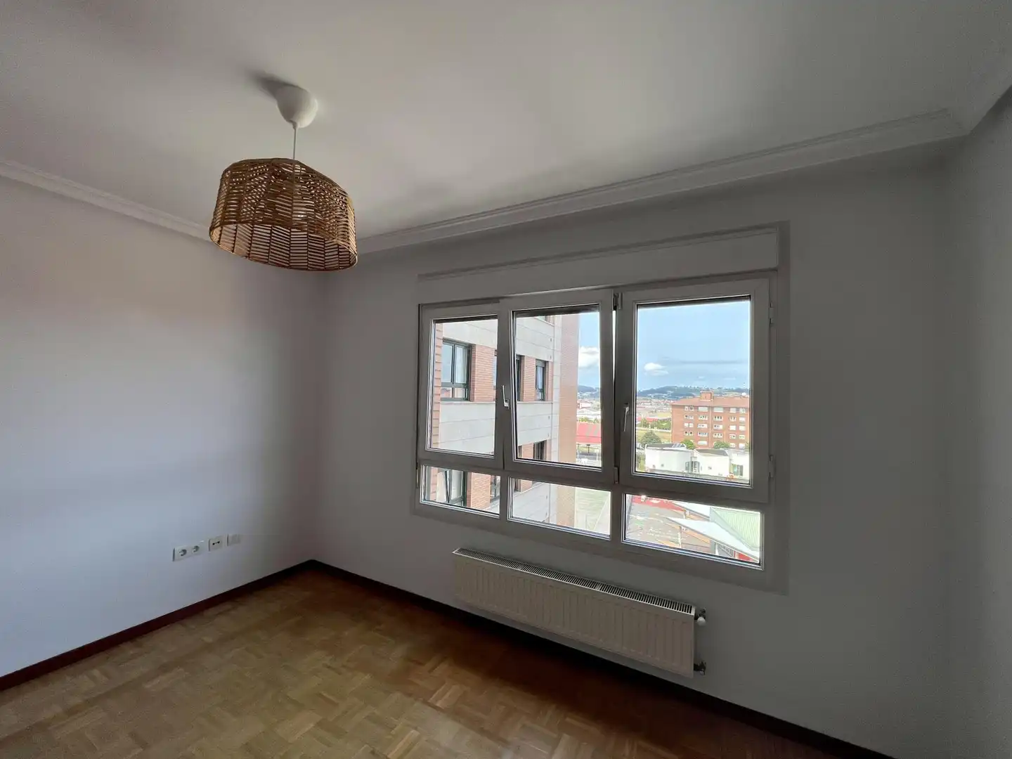 Bedroom of Flat for rent in Gijón   with Heating, Private garden and Parquet flooring