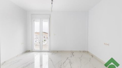 Foto 4 de Casa adosada en venta en Pinos Puente, Granada