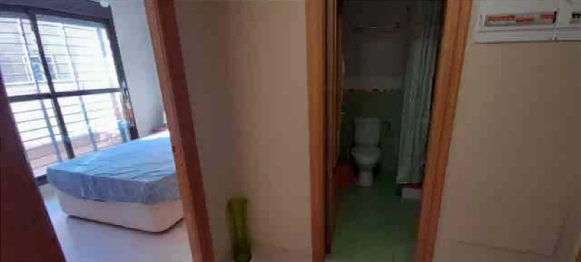 Piso en venta en Molino de la Vega Baño de Piso en venta en Huelva con Terraza y Amueblado