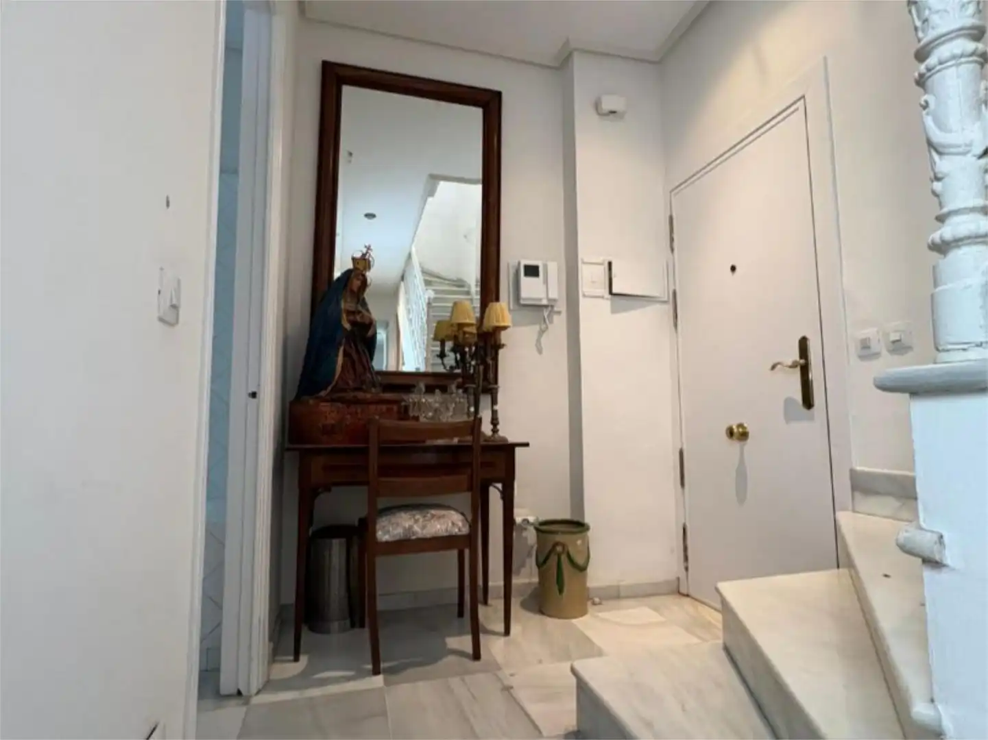 Wohnung zum Verkauf in  Sevilla Capital mit Klimaanlage, Heizung und Terrasse