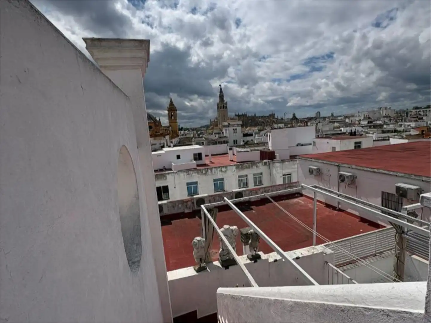 Wohnung zum Verkauf in Cuesta del Rosario, 1, Alfalfa - Santa Cruz Außenansicht von Wohnung zum Verkauf in Sevilla mit Klimaanlage, Heizung und Terrasse