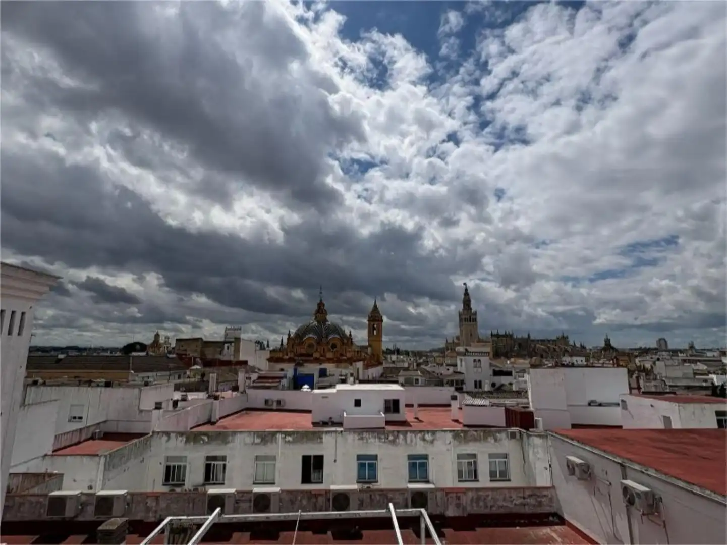 Wohnung zum Verkauf in Cuesta del Rosario, 1, Alfalfa - Santa Cruz Außenansicht von Wohnung zum Verkauf in Sevilla mit Klimaanlage, Heizung und Terrasse
