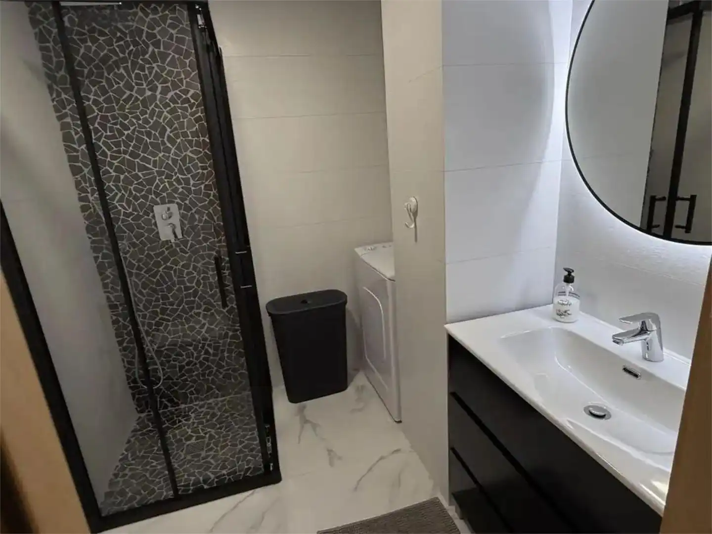 Flat for rent in Avenida Rosa de Los Vientos, 13, Zona Levante - Playa Fossa Bathroom of Flat for rent in Calpe / Calp with Air Conditioner, Terrace and Balcony