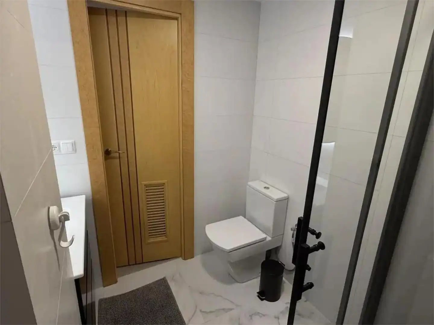 Flat for rent in Avenida Rosa de Los Vientos, 13, Zona Levante - Playa Fossa Bathroom of Flat for rent in Calpe / Calp with Air Conditioner, Terrace and Balcony