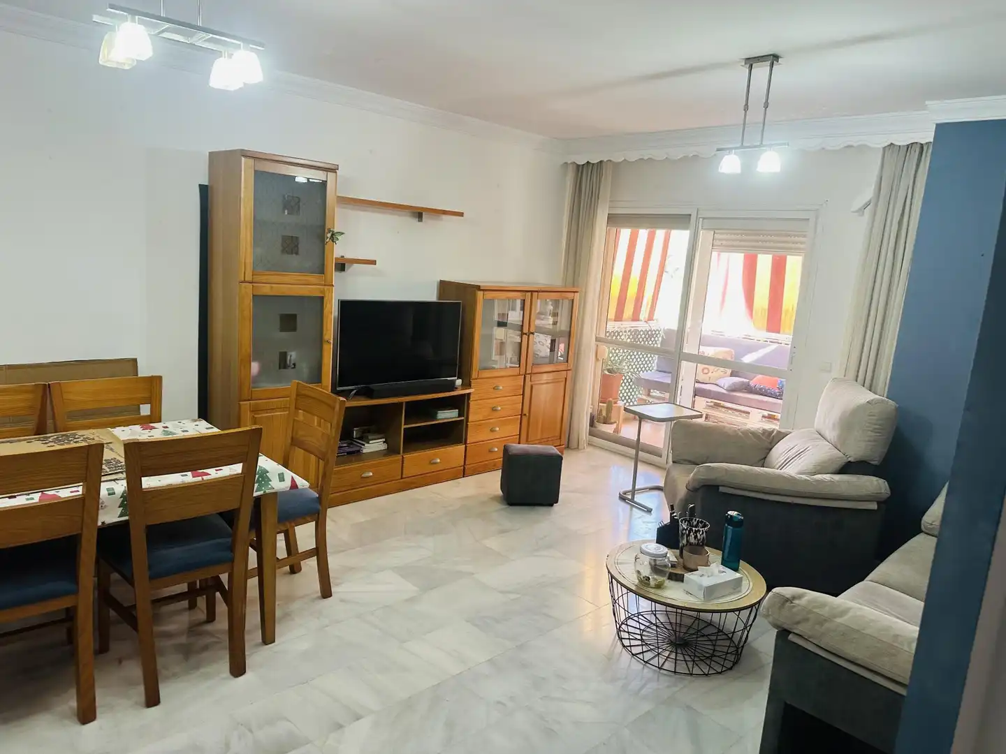 Sala de estar de Piso de alquiler en Estepona con Aire acondicionado, Calefacción y Amueblado