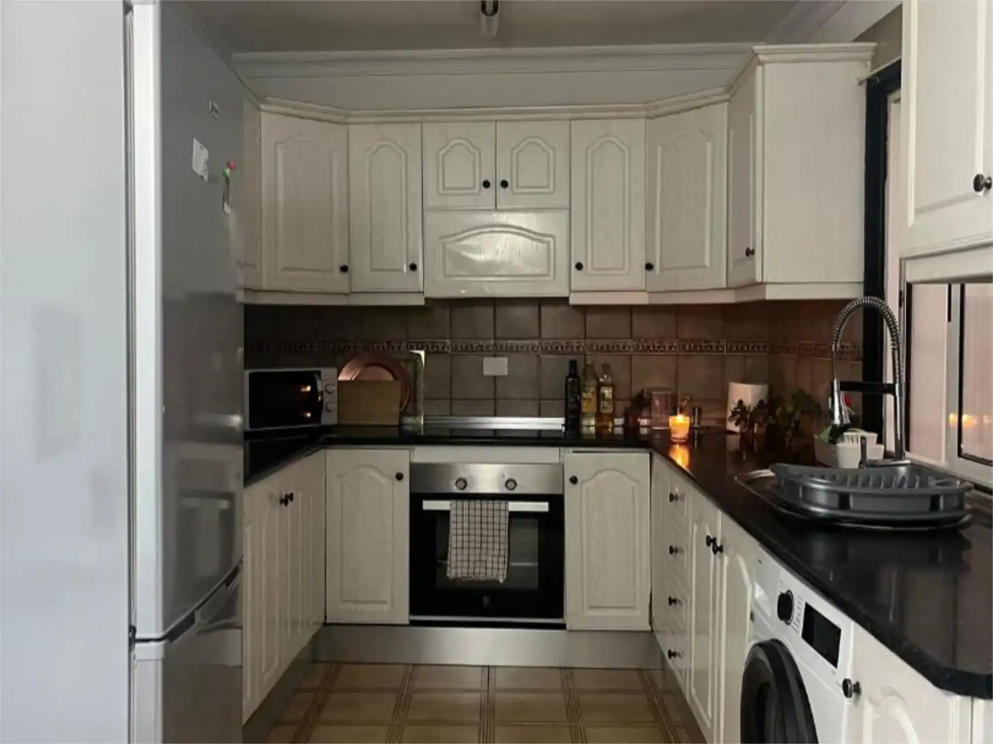 Room in Calle Cervantes, 14, La Salle - Cuatro Torres Kitchen of Flat for share in Santa Cruz de Tenerife with Furnished