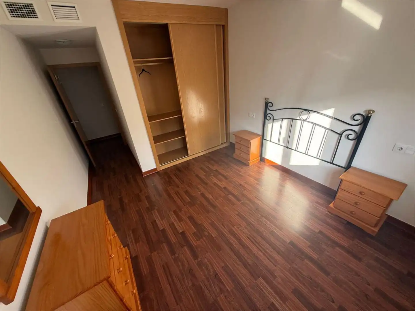 Piso en venta en Calle José Luis González Barrera, 3, Almendralejo Habitación de Piso en venta en Almendralejo con Aire acondicionado y Balcón