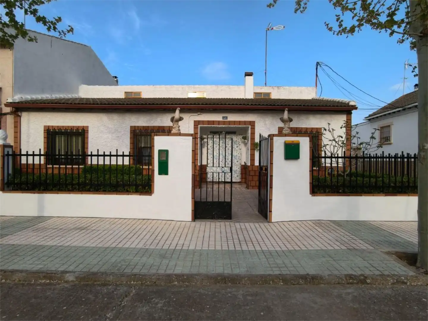 Vista exterior de Casa o chalet en venta en Lillo con Aire acondicionado