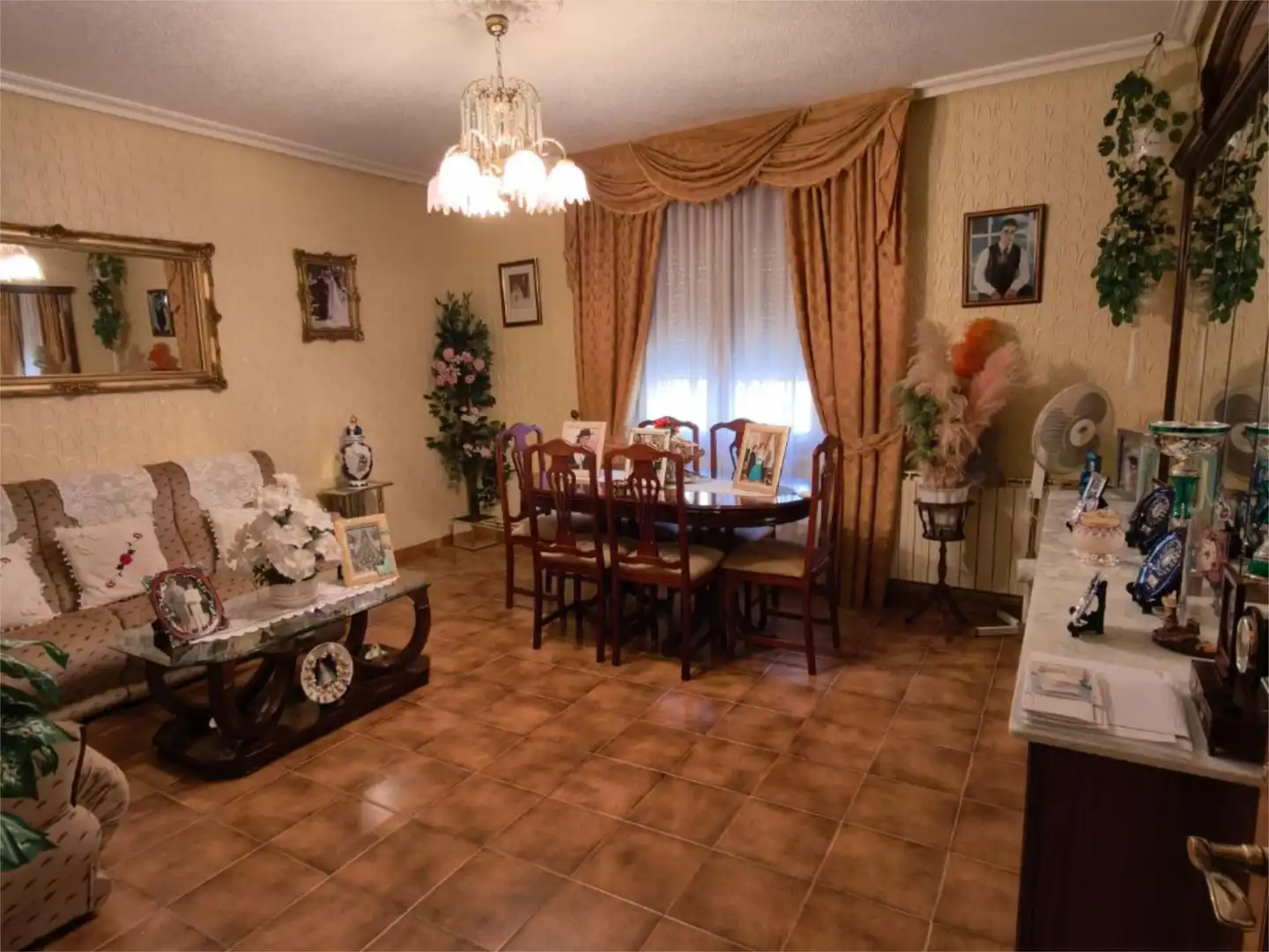 Casa o chalet en venta en Calle Navarra, 54, Lillo Comedor de Casa o chalet en venta en Lillo con Aire acondicionado