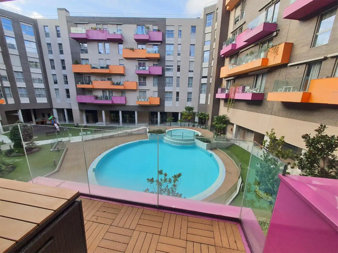 Piscina de Pis de lloguer en  Madrid Capital amb Aire condicionat, Calefacció i Jardí privat