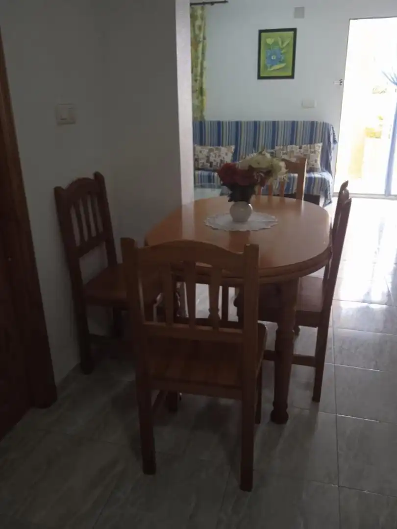 Wohnung zur Miete in Urbanizacion Antillas 1, 1, Playa de las Gaviotas - El Pedrucho Esszimmer von Wohnung zur Miete in La Manga del Mar Menor mit Klimaanlage, Privatgarten und Terrasse