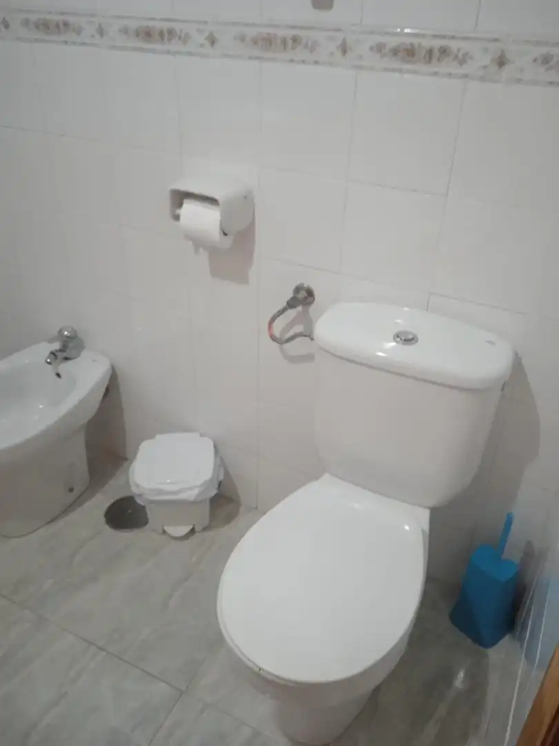Wohnung zur Miete in Urbanizacion Antillas 1, 1, Playa de las Gaviotas - El Pedrucho Badezimmer von Wohnung zur Miete in La Manga del Mar Menor mit Klimaanlage, Privatgarten und Terrasse