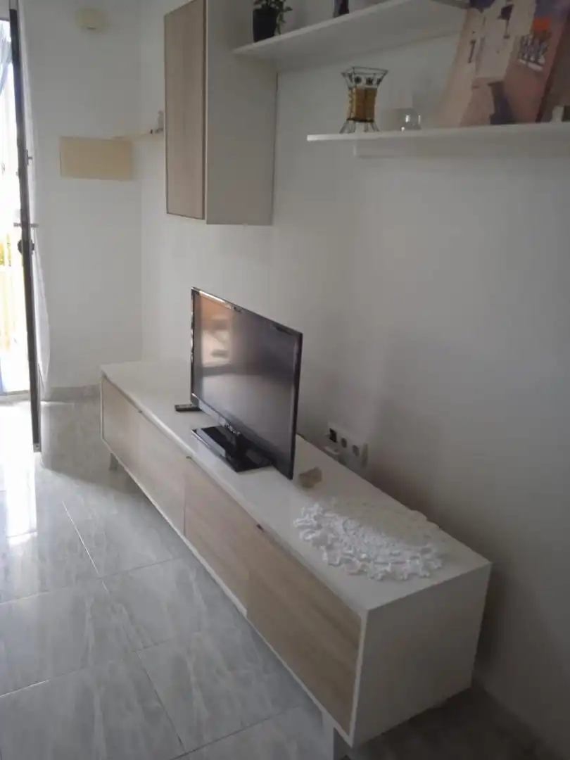 Wohnung zur Miete in Urbanizacion Antillas 1, 1, Playa de las Gaviotas - El Pedrucho Wohnzimmer von Wohnung zur Miete in La Manga del Mar Menor mit Klimaanlage, Privatgarten und Terrasse