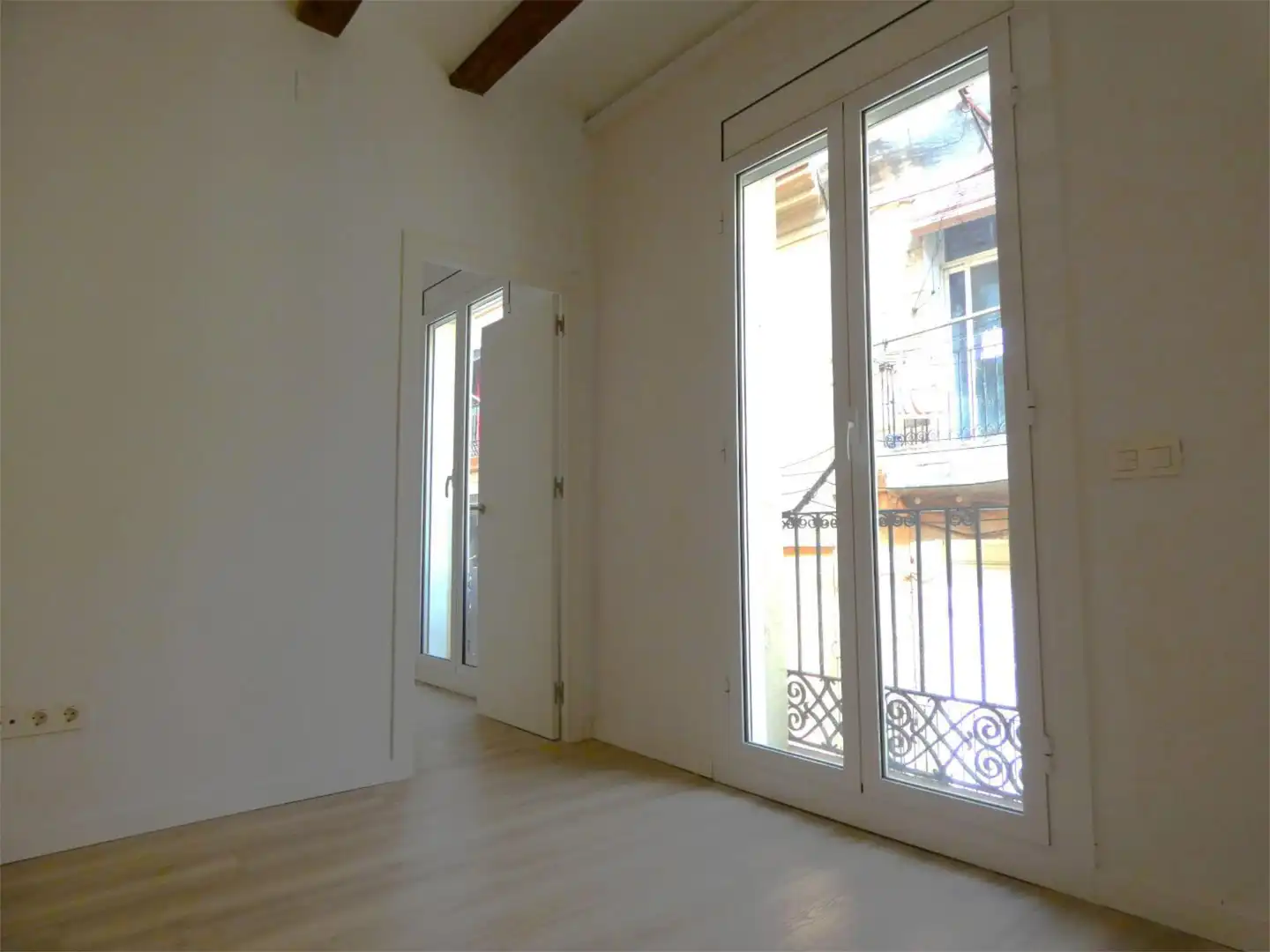 Flat for sale in Carrer D'en Roig, 11, El Raval Bedroom of Flat for sale in Barcelona Capital with Air Conditioner and Balcony