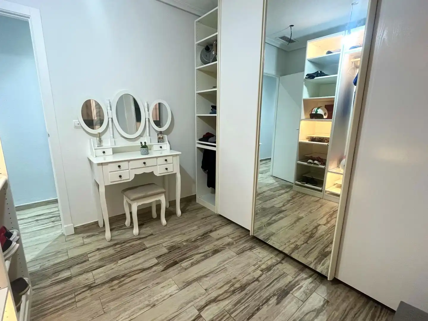 Piso en venta en Carrer de les Adelfes, 16, Torrellano Habitación de Piso en venta en Elche / Elx con Aire acondicionado, Calefacción y Parquet