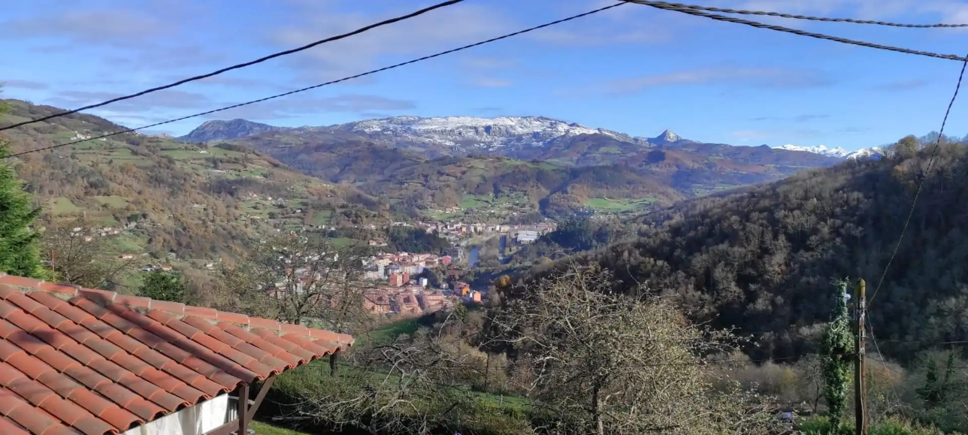 Einfamilien-Reihenhaus zum Verkauf in Cuesta Llugarin Arriba, 19, San Martín del Rey Aurelio Außenansicht von Einfamilien-Reihenhaus zum Verkauf in San Martín del Rey Aurelio mit Heizung, Möbliert und Ofen
