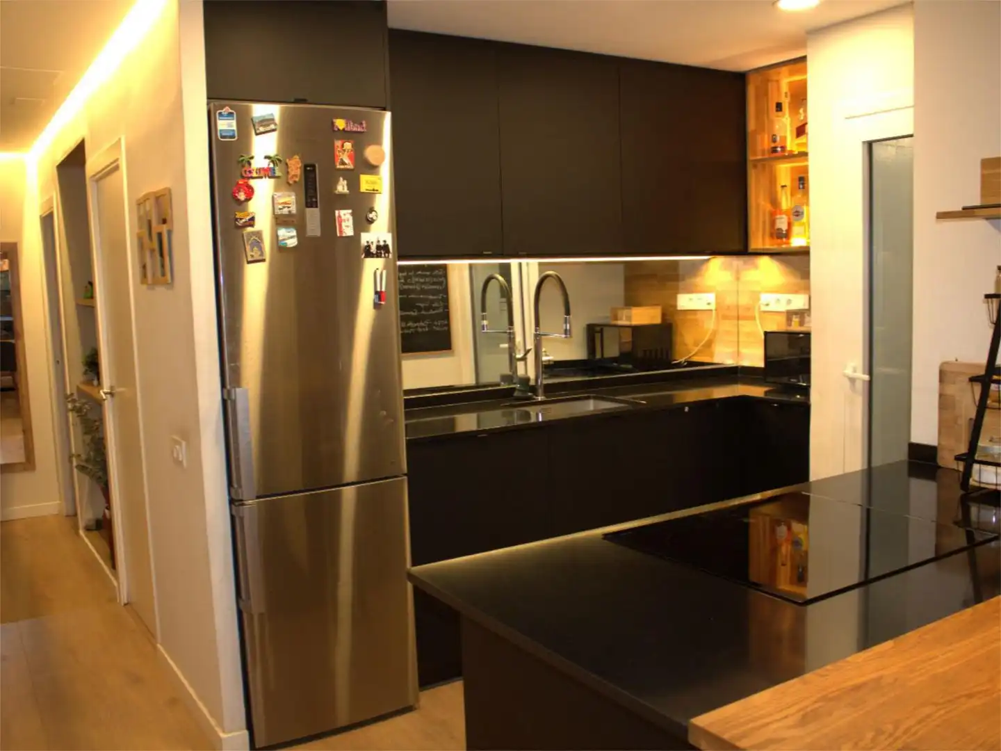 Habitación en Carrer de la Marina, 336, Sagrada Família Cocina de Piso para compartir en Barcelona con Aire acondicionado, Calefacción y Jardín privado