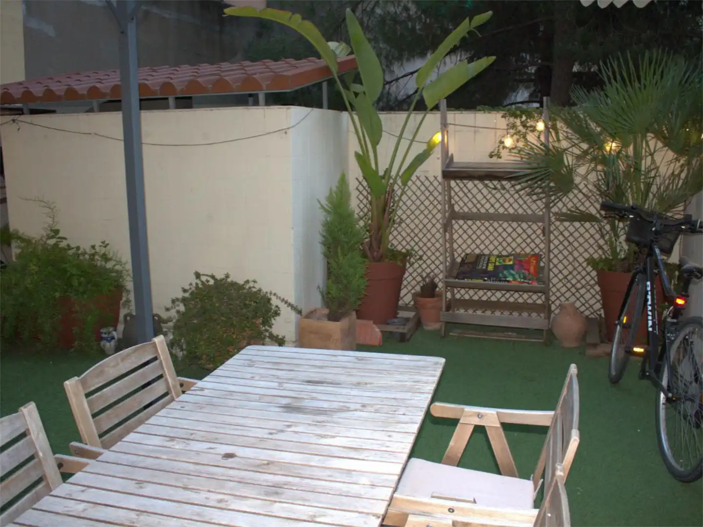 Habitación en Carrer de la Marina, 336, Sagrada Família Terraza de Piso para compartir en Barcelona con Aire acondicionado, Calefacción y Jardín privado