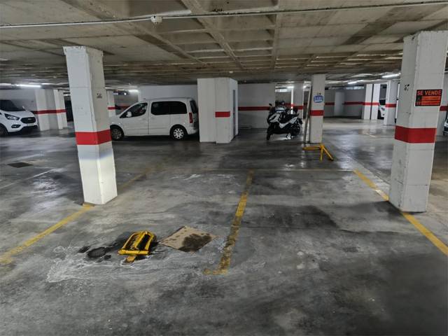 Garaje en Alquiler en Carrer d'Il·licità Absent, 12 en Ciutat Universitària