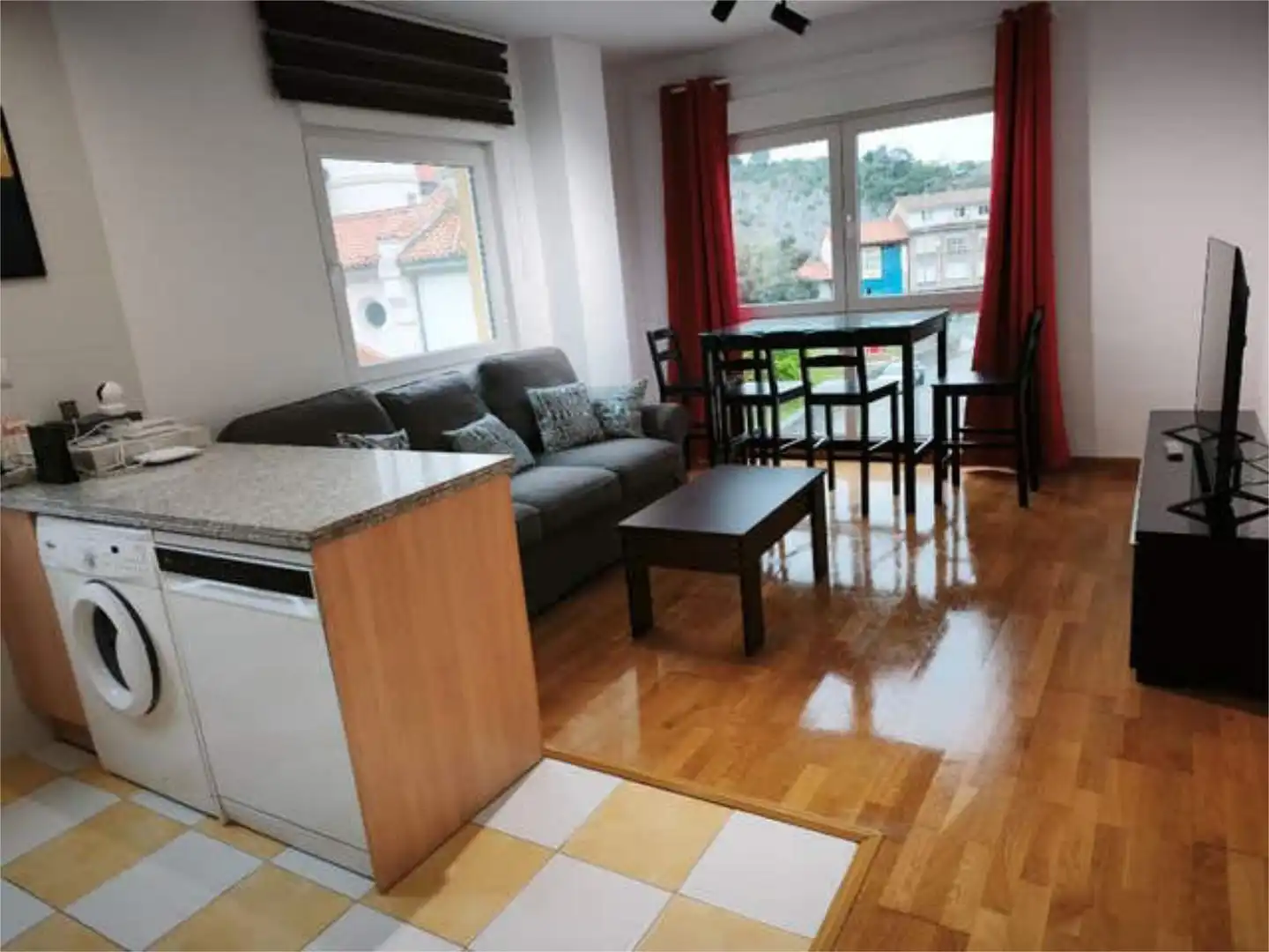 Sala de estar de Piso de alquiler en Val de San Vicente  con Calefacción, Terraza y Trastero