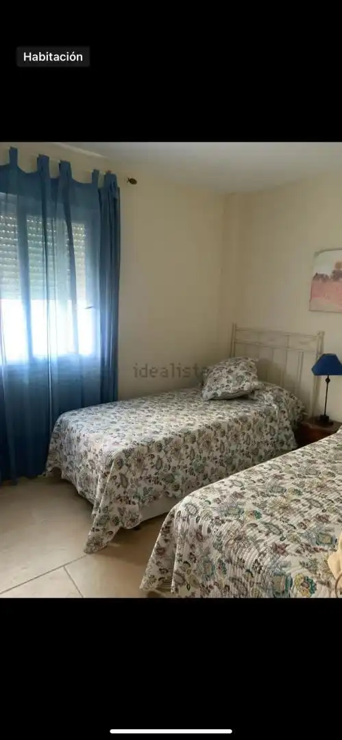 Einfamilien-Reihenhaus zum Verkauf in Calle Nécora, 5, Zahara Pueblo Schlafzimmer von Einfamilien-Reihenhaus zum Verkauf in Zahara de los Atunes mit Klimaanlage, Heizung und Privatgarten