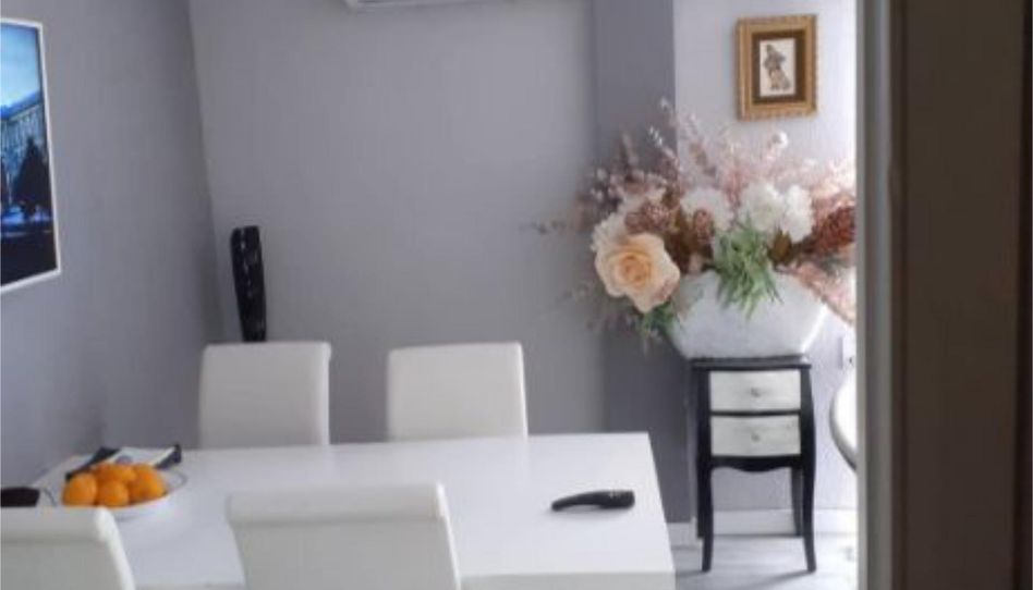 Piso en venta en Carrer del Poeta Llorente, 1, Núcleo Urbano, La Pobla de Vallbona - imagen 1 Foto 1 de Piso en venta en Carrer del Poeta Llorente, 1, Núcleo Urbano, La Pobla de Vallbona