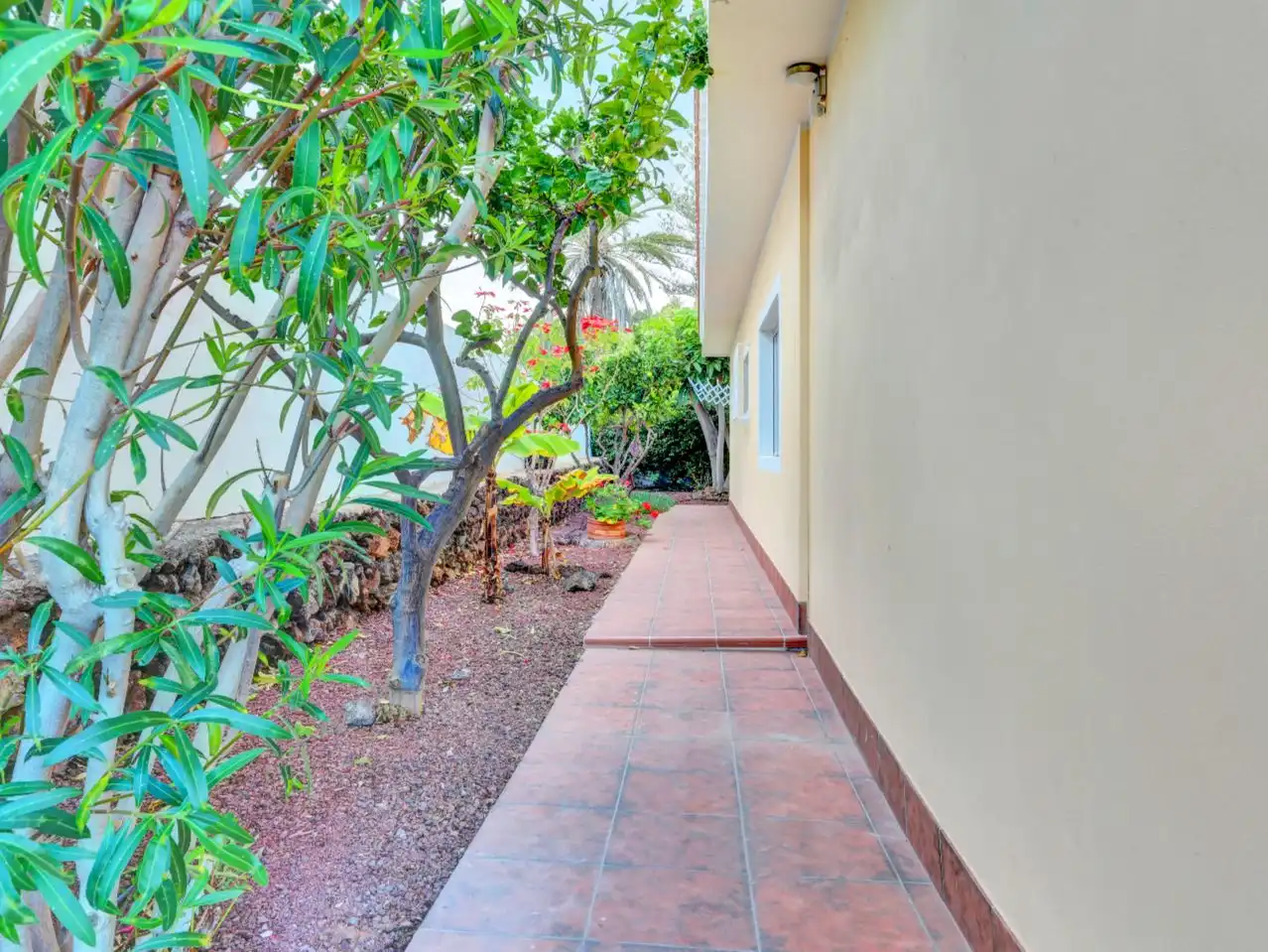 Casa o chalet en venta en Calle Garañaña, Costa del Silencio Vista exterior de Casa o chalet en venta en Arona con Aire acondicionado y Jardín privado