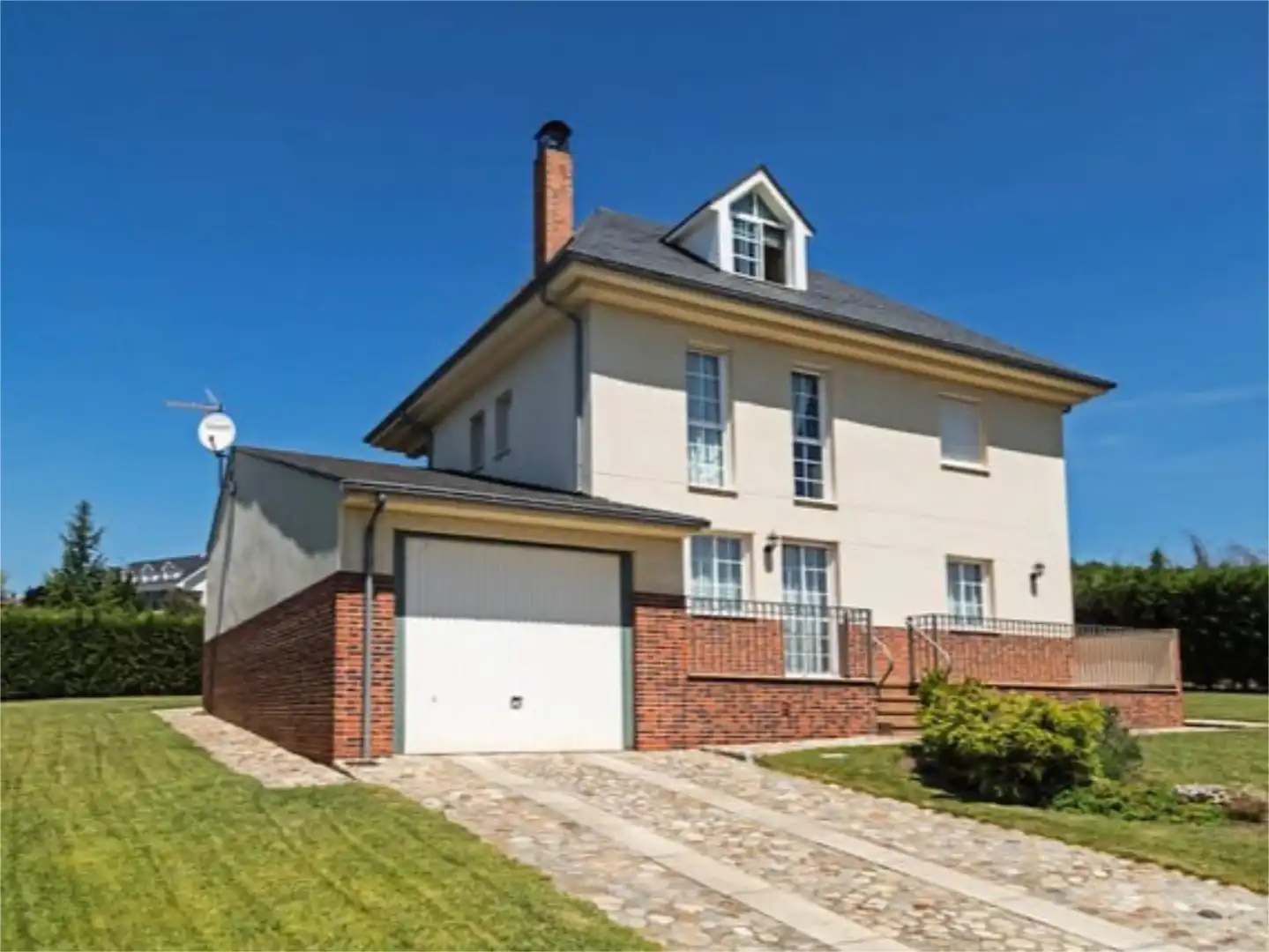 Houses for sale in Avenida Díaz Ovelar, 2, Villafranca del Bierzo