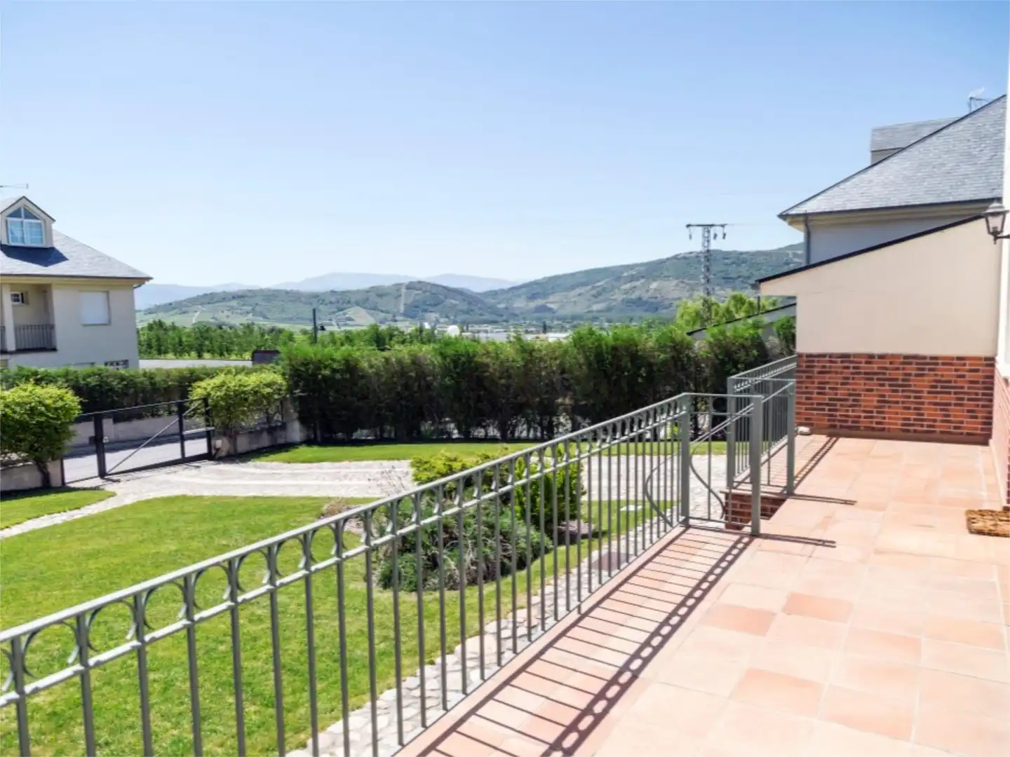 Houses for sale in Avenida Díaz Ovelar, 2, Villafranca del Bierzo Houses for sale in Avenida Díaz Ovelar, 2, Villafranca del Bierzo