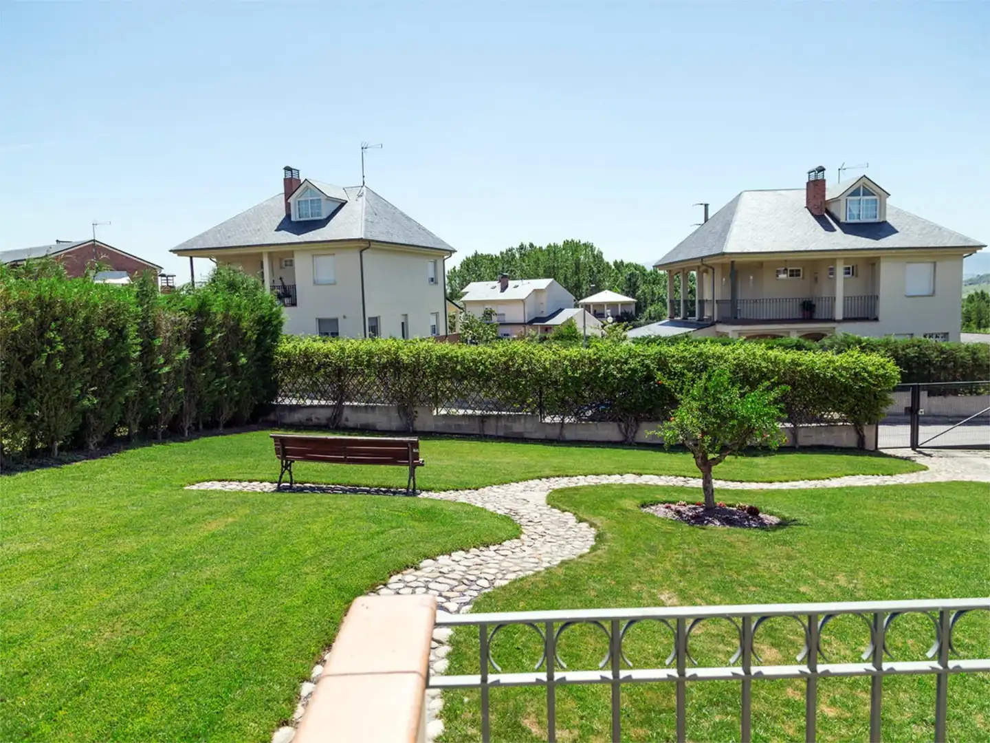 Houses for sale in Avenida Díaz Ovelar, 2, Villafranca del Bierzo Houses for sale in Avenida Díaz Ovelar, 2, Villafranca del Bierzo