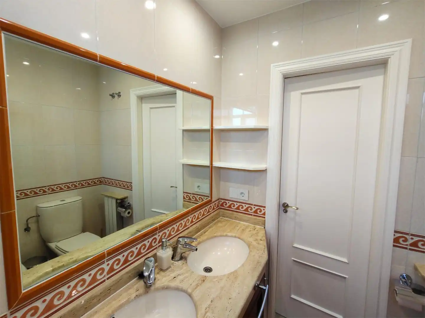 Houses for sale in Avenida Díaz Ovelar, 2, Villafranca del Bierzo Houses for sale in Avenida Díaz Ovelar, 2, Villafranca del Bierzo