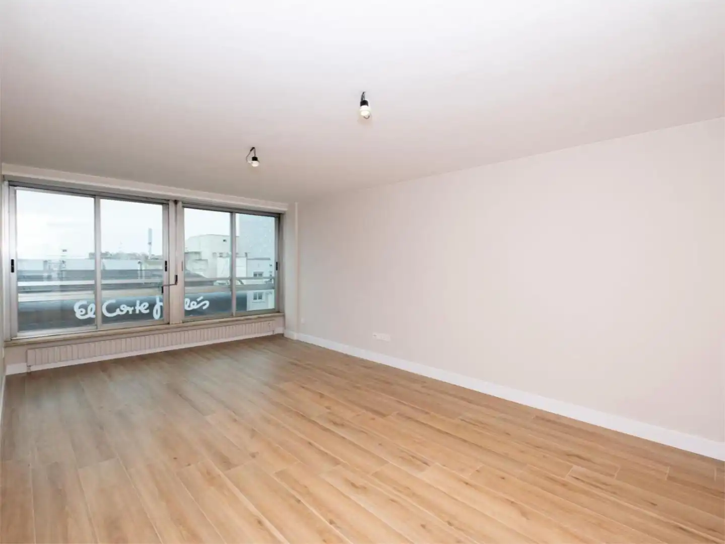 Living room of Flat for sale in  Zaragoza Capital  with Air Conditioner and Heating